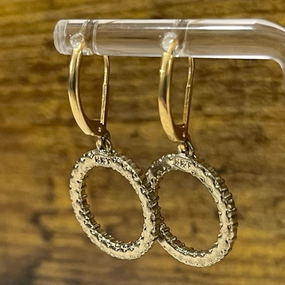 Stunning Dangling Earrings - Picture 3 of 8